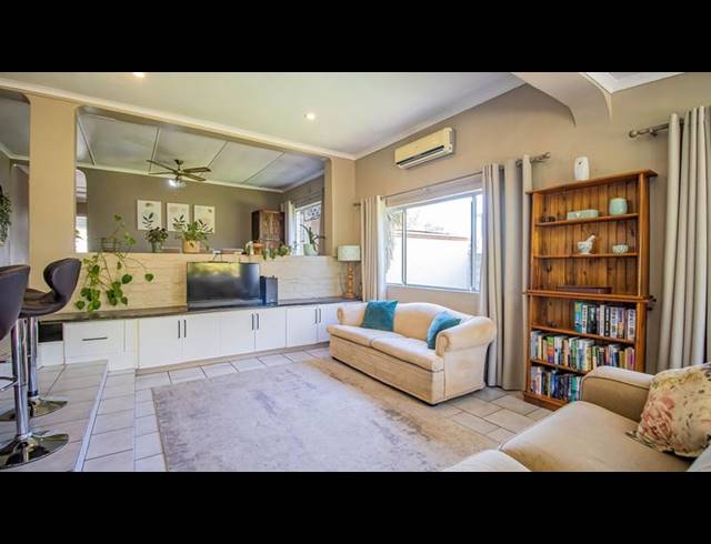 4 BEDROOM HOUSE FOR SALE IN NORTHERN PAARL